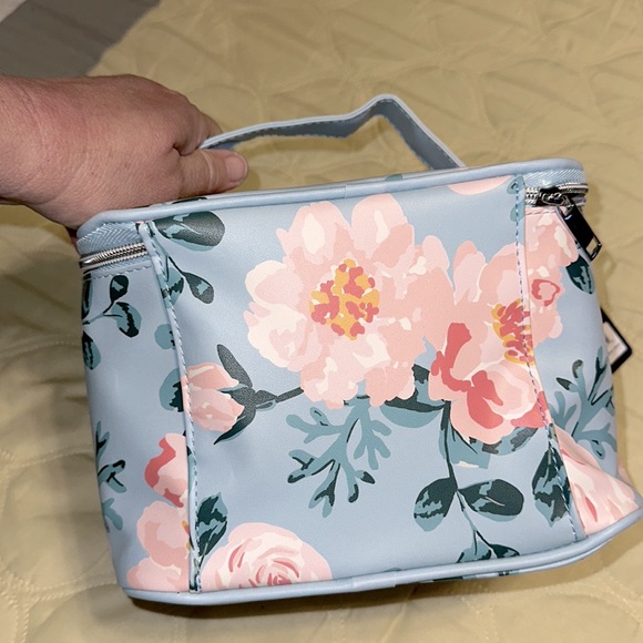 Emma & Chloe Cosmetic Case NWT - Picture 3 of 5